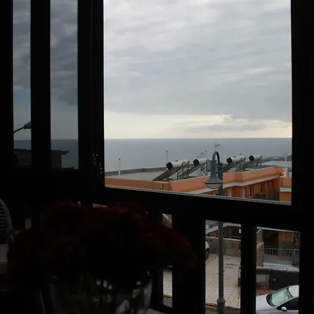 Sunny Seaside Patalavaca