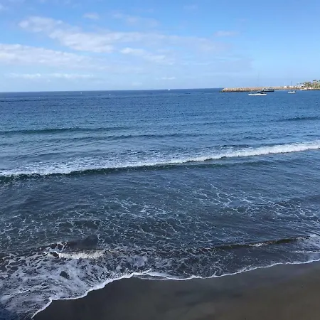 Sunny Seaside Lejlighed